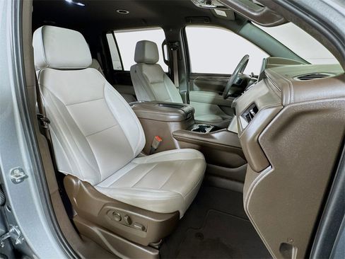 Certified 2023 Chevrolet Suburban Z71 w/ Luxury Package image 28