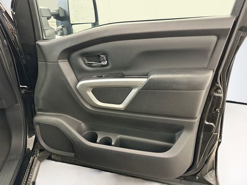 Used 2024 Nissan Titan SV w/ SV Convenience Package image 32