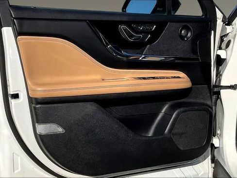 Used 2020 Lincoln Corsair Reserve w/ Equipment Group 201A image 20