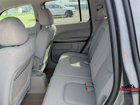 Used 2006 Chevrolet HHR LT FWD image 16