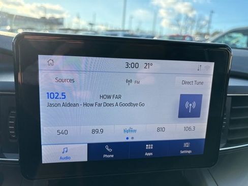 Used 2024 Ford Explorer XLT w/ Equipment Group 202A image 22