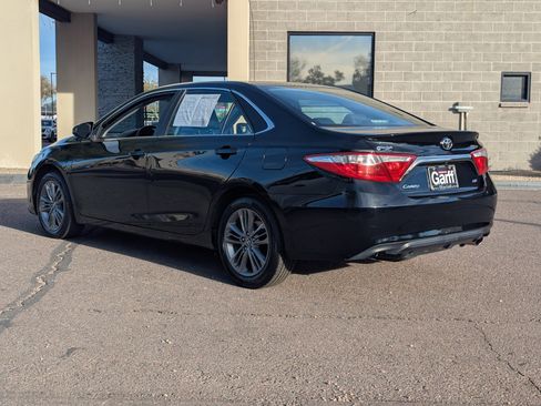 Used 2016 Toyota Camry SE image 4