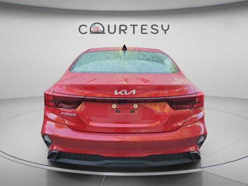Certified 2024 Kia Forte LXS FWD image 11