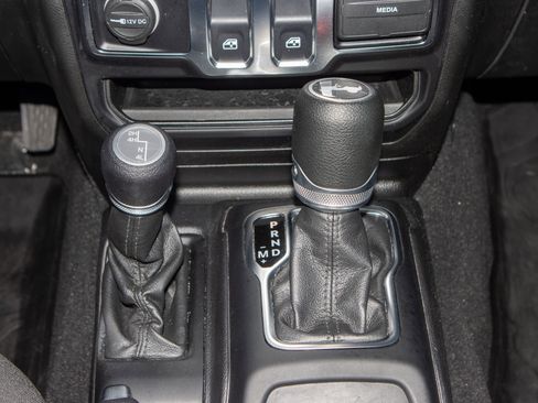 Used 2021 Jeep Wrangler Willys image 21