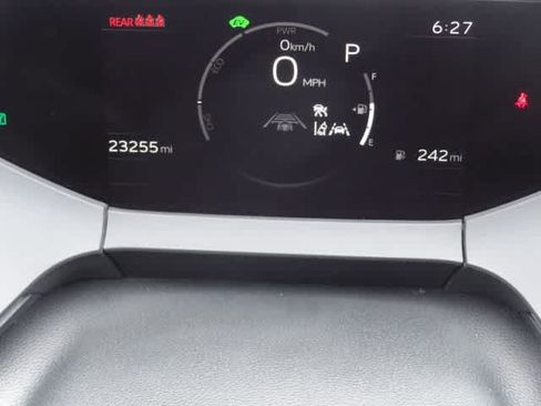 Used 2025 Toyota Prius LE FWD image 18