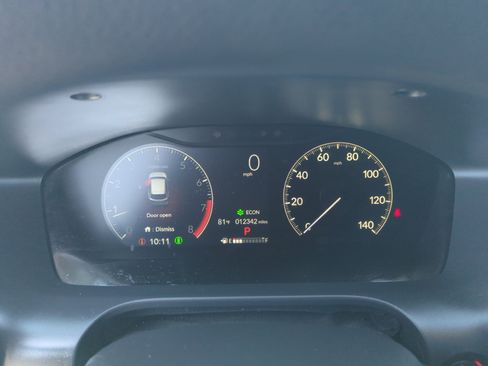 Used 2025 Honda HR-V LX image 11