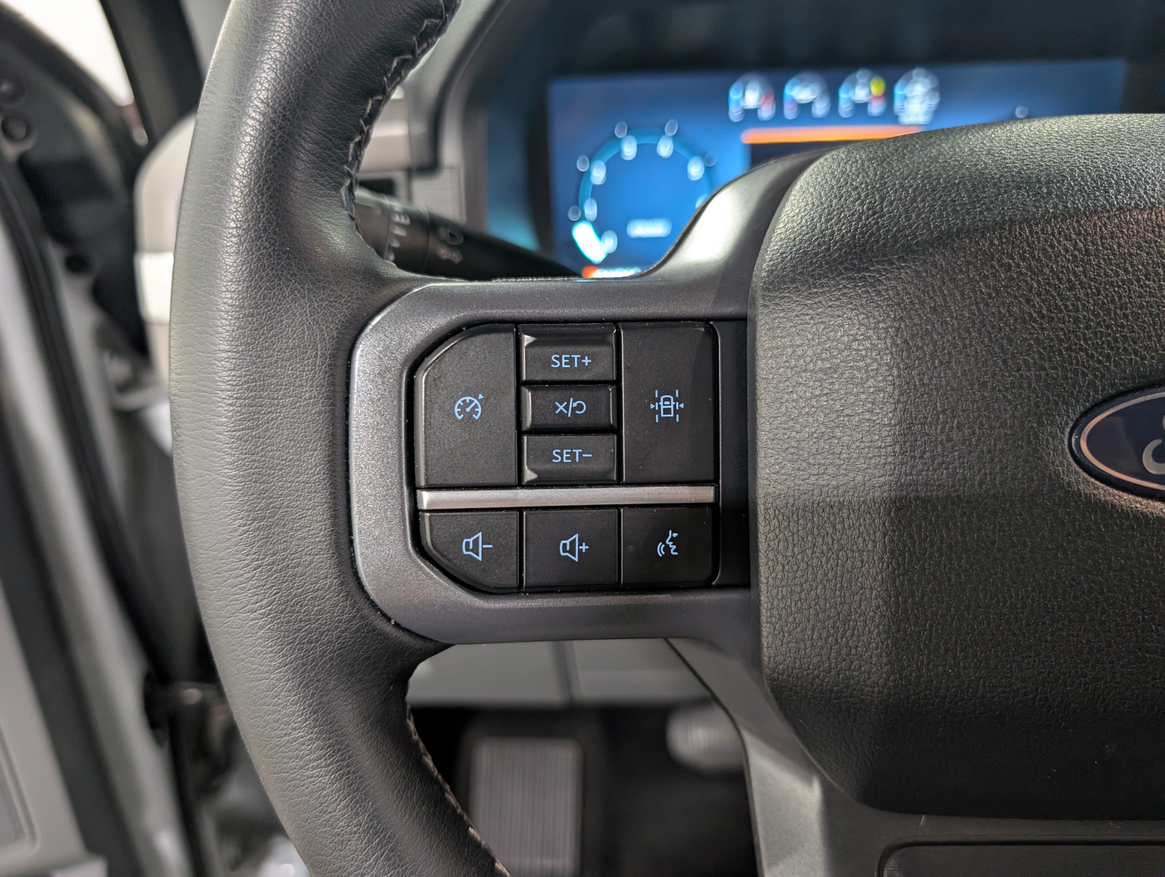 Used 2025 Ford F150 XLT w/ Equipment Group 301A Standard AWD/4WD image 15