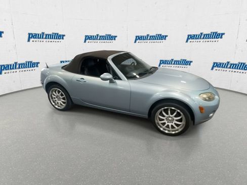 Used 2008 MAZDA MX-5 Miata RWD image 13