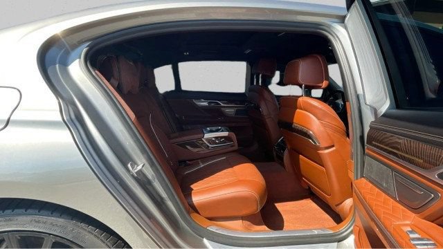 Used 2022 BMW 750i xDrive w/ Autobahn Package AWD/4WD image 18