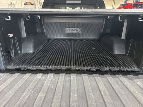 Used 2020 Chevrolet Silverado 1500 LTZ w/ LTZ Premium Package image 15