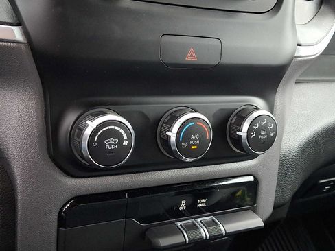 Used 2022 RAM 1500 Big Horn AWD/4WD image 15