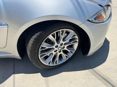 Used 2012 Jaguar XF RWD image 32