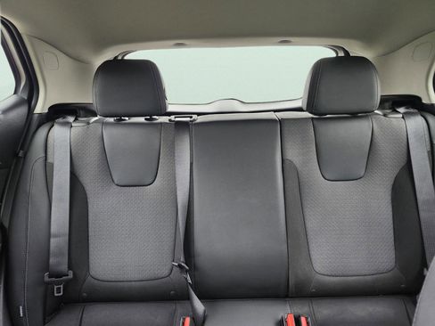Used 2022 Buick Encore GX Preferred w/ Cold Weather Comfort Package AWD/4WD image 26