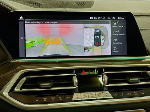 Used 2023 BMW X5 xDrive40i w/ Parking Assistance Package AWD/4WD image 9