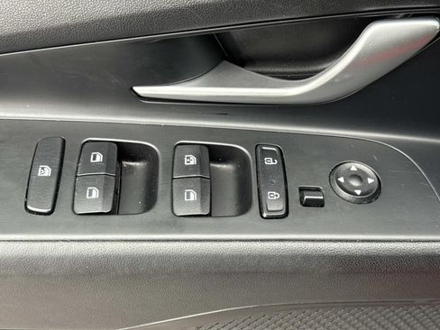 Used 2023 Hyundai Elantra SEL w/ Winter Weather Package image 22