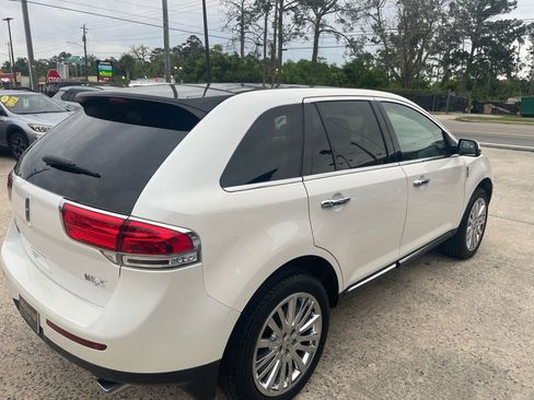 Used 2013 Lincoln MKX FWD image 5