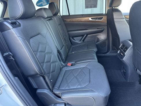 Used 2025 Volkswagen Atlas SE image 14