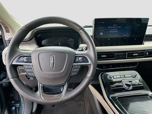 Used 2023 Lincoln Nautilus Reserve FWD image 11