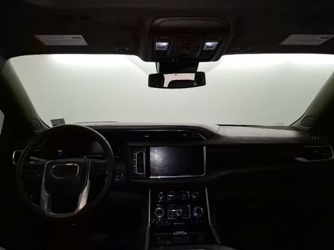 Used 2023 GMC Yukon Denali AWD/4WD image 18