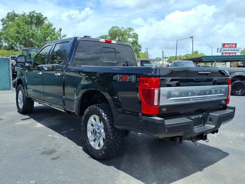 Used 2022 Ford F250 Platinum AWD/4WD image 3