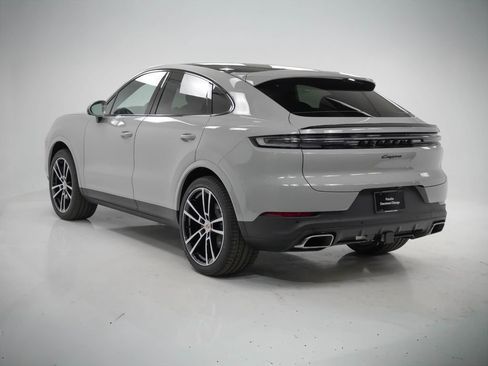 Used 2025 Porsche Cayenne Coupe AWD/4WD image 3