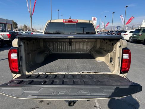 Used 2024 GMC Canyon AT4 w/ Technology Package image 25