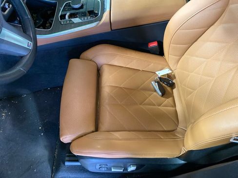 Used 2024 BMW X5 xDrive40i w/ M Sport Package AWD/4WD image 10