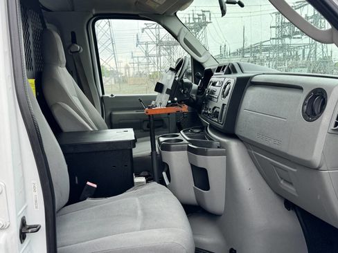 Used 2010 Ford E-250 and Econoline 250 image 10