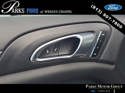Used 2015 Porsche Cayenne S image 17