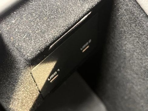 Used 2022 Porsche Cayenne Platinum Edition image 20