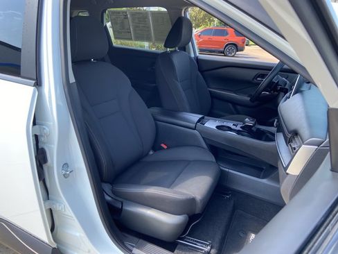 Used 2024 Nissan Rogue S FWD image 22