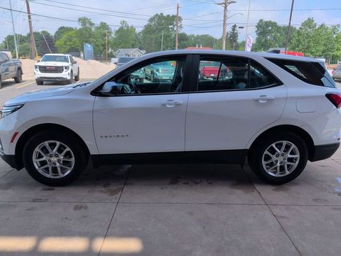 Used 2023 Chevrolet Equinox LS FWD image 4