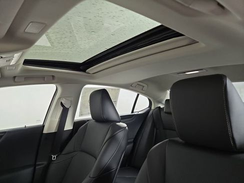 Used 2025 Lexus ES 350 w/ Premium Package image 34