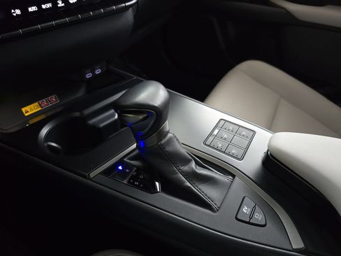Certified 2024 Lexus UX 250h F Sport AWD/4WD image 27