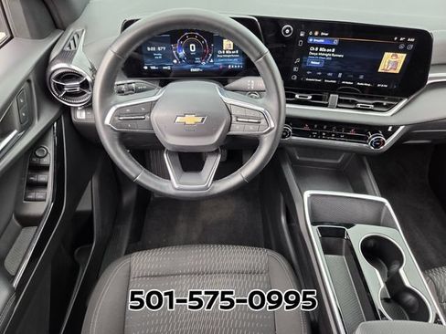 Used 2025 Chevrolet Equinox LT AWD/4WD image 13