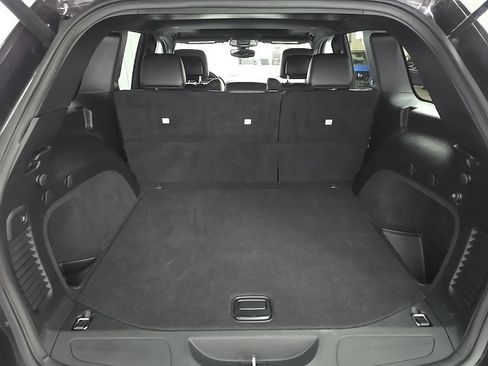 Used 2020 Jeep Grand Cherokee Limited AWD/4WD image 12