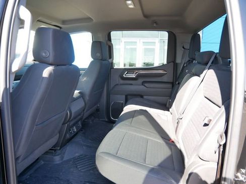 Used 2023 Chevrolet Silverado 1500 LT AWD/4WD image 8
