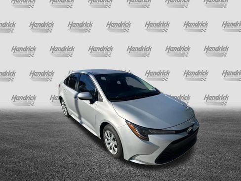 Used 2023 Toyota Corolla LE image 2