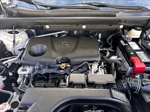 Used 2019 Toyota RAV4 XLE AWD/4WD image 12