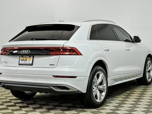 Used 2023 Audi Q8 Premium w/ Convenience Package image 7