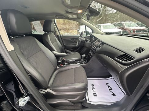 Used 2022 Buick Encore Preferred w/ Safety Package image 22