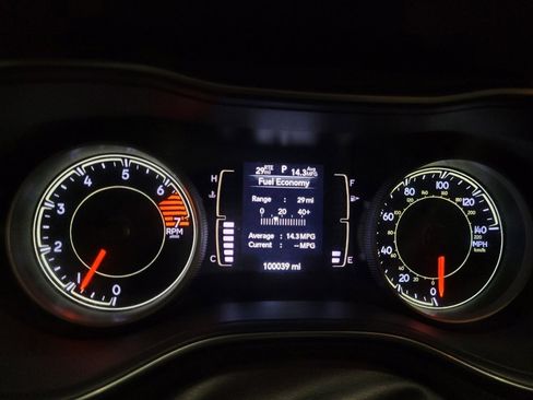 Used 2019 Jeep Cherokee Latitude Plus w/ Comfort/Convenience Group image 23