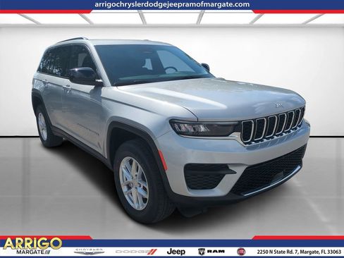 New 2026 Jeep Grand Cherokee Laredo RWD image 1