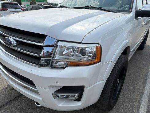 Used 2017 Ford Expedition Max Platinum AWD/4WD image 2