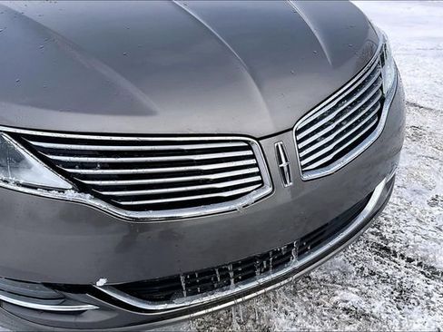 Used 2016 Lincoln MKZ image 30