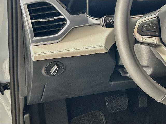 New 2027 Volkswagen Taos SE AWD/4WD image 10