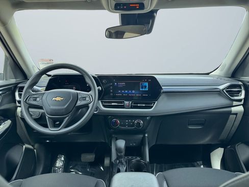 Used 2024 Chevrolet TrailBlazer LT FWD image 10