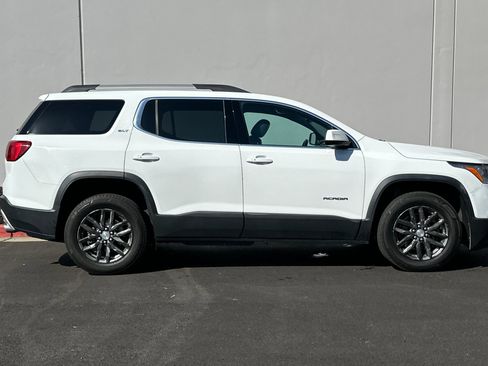 Used 2018 GMC Acadia SLT image 3