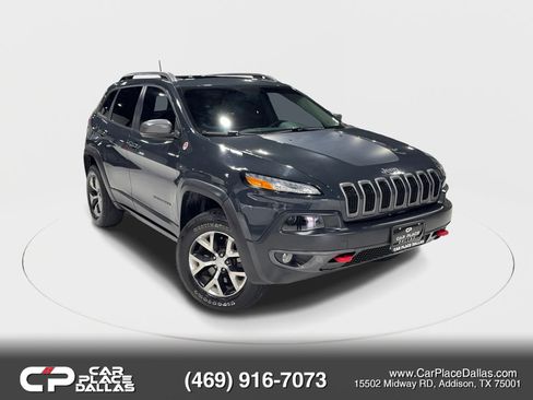Used 2018 Jeep Cherokee Trailhawk w/ Quick Order Package 25L AWD/4WD image 1