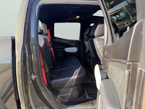 Used 2024 GMC Canyon AT4X AWD/4WD image 40